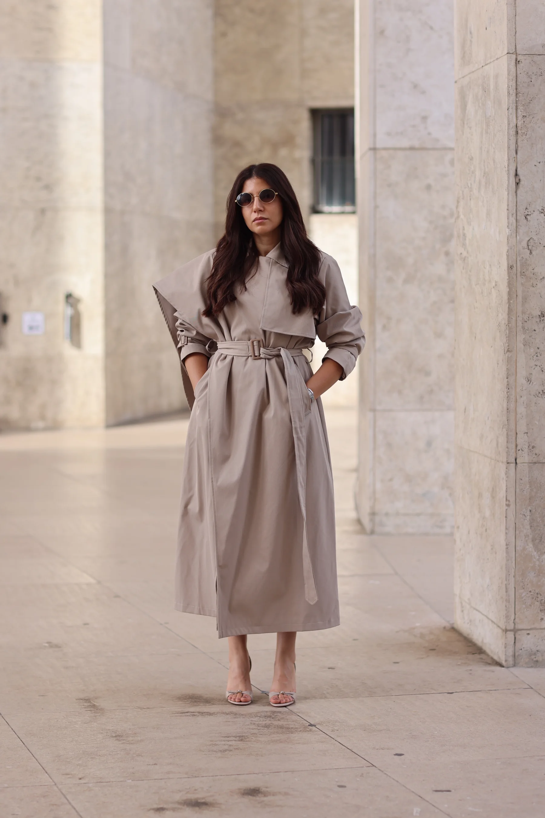 BE ICONIIC look beige